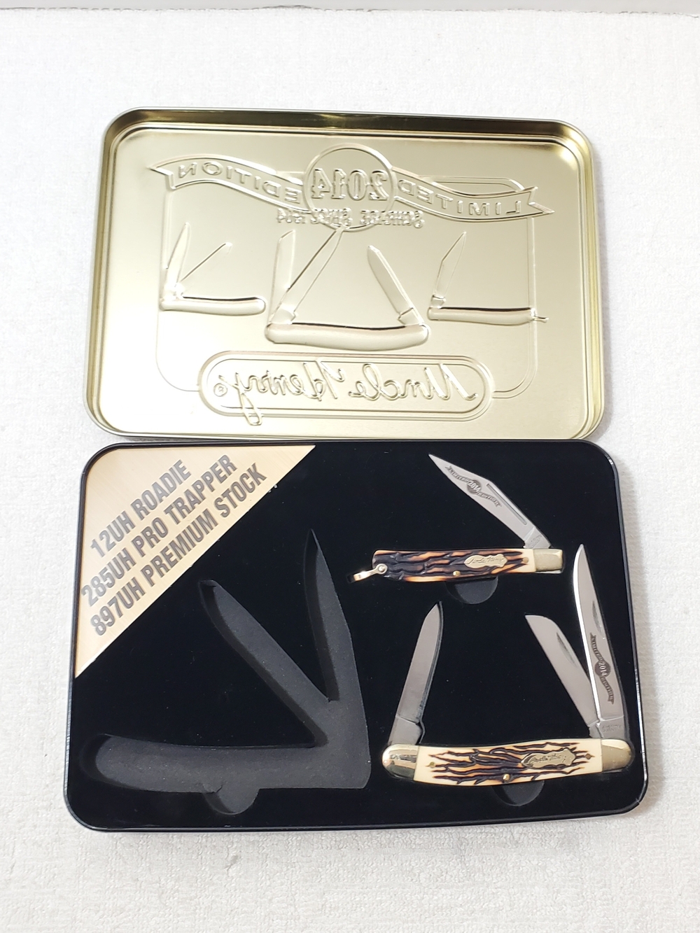 Schrade Uncle Henry 2014 Limited Edition 2-Knife Set with Collector Tin